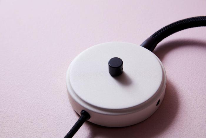 Bild 4, Relief Pärlvit / Mattsvart - Herstal - Bonus Möbler