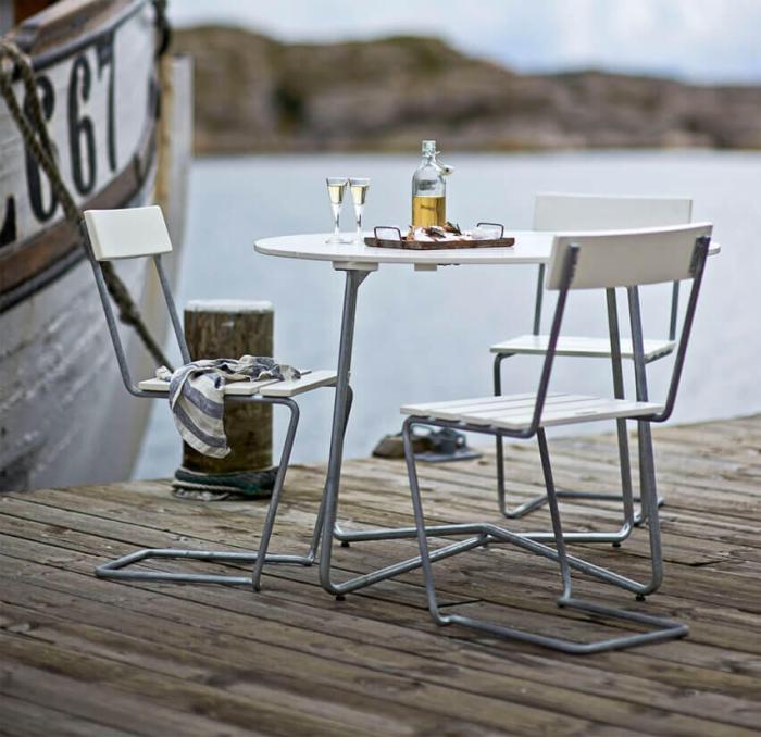 Bild 2, Bord 9A Ø120 cm Vitlackad Ek / Varmförzinkat Stativ - Grythyttan Stålmöbler - Bonus Möbler