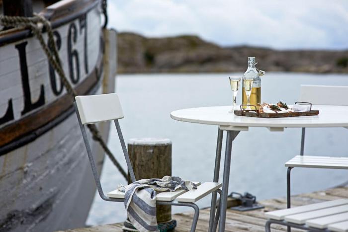 Bild 3, Bord 9A Ø120 cm Vitlackad Ek / Varmförzinkat Stativ - Grythyttan Stålmöbler - Bonus Möbler