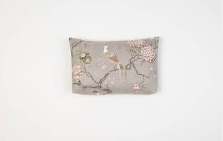 Svankkudde till Br&ouml;derna Anderssons Kod 1 (42x27 cm) | Br&ouml;derna Anderssons | Bonus M&ouml;bler